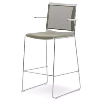   Burgess furniture, L: 54cm, Width: 62cm, H: 112cm, Weight: 8,4kg. Sitting area: 73cm (82/14A)